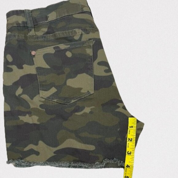 Judy Blue NEW Women's High Rise Camo Denim Jean Stretch Shorts Size L - Picture 10 of 11